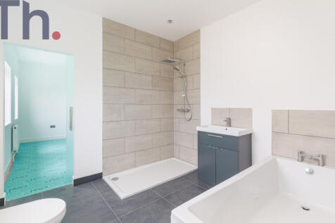 Jack &amp; Jill Bathroom