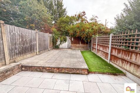 Aveley Road, Romford photo 3