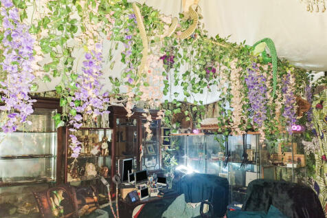 16 Holyrood Terrace, Tonypandy, CF40 2HP