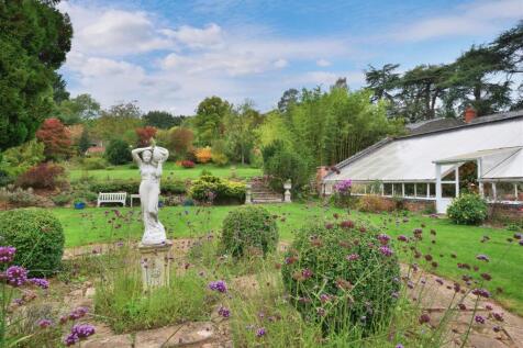 Flat 5 Putley Court Putley (15).jpg