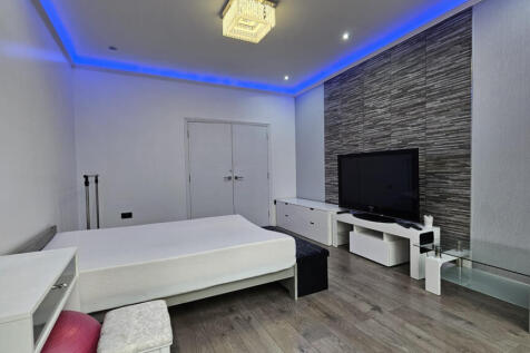 4 Bedroom Houseshare