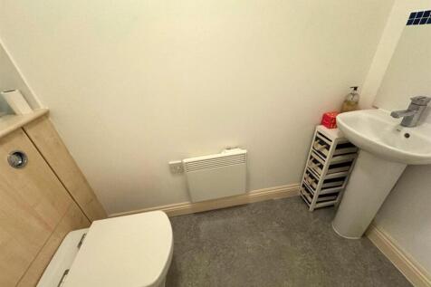 CLOAKROOM.jpg