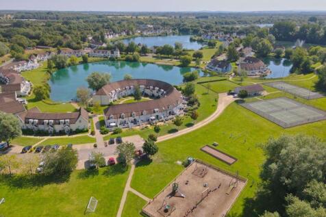 Leisure facilities, lodge, and lakes! 