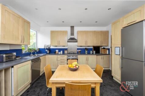 Redhill Drive 21-014.jpg