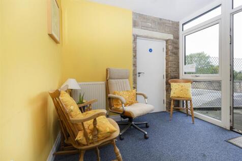 Bramleys Estate Agents - Pinfold Lane - Fixby (12)