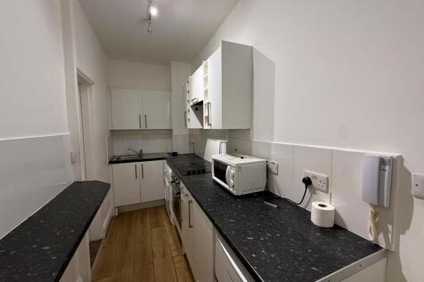 north road kitchen .JPG