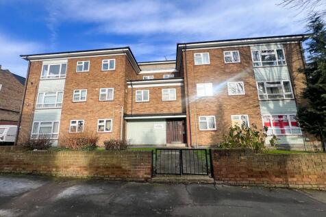 Dale Court E18