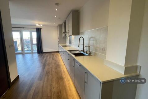 May House, Watford, WD18 photo 4