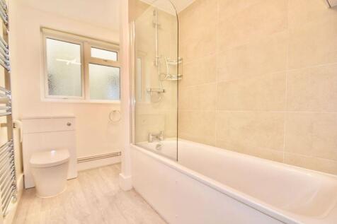 Wycliffe Road, SW19 photo 5
