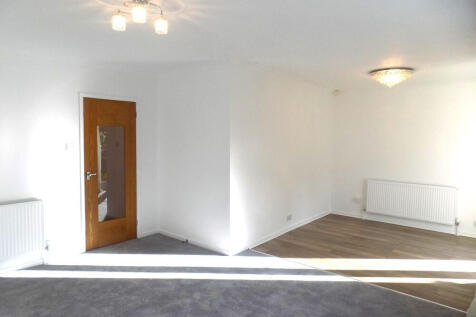 The Crescent, Alwoodley, Leeds, LS17 photo 4