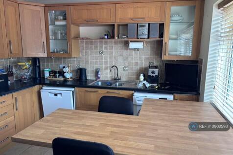Mountbatten Avenue, Romsey, SO51 photo 3