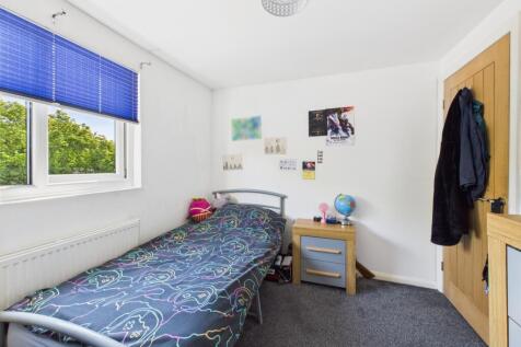 CAM03729G0-PR0042-STILL037