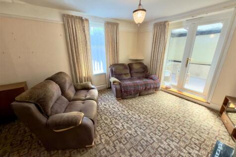 Living Room.jpg