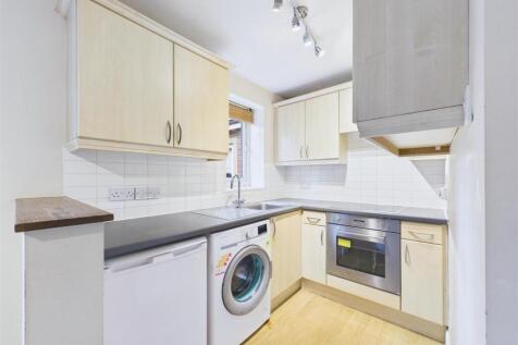 7 Montgomery Court, Sheffield photo 2