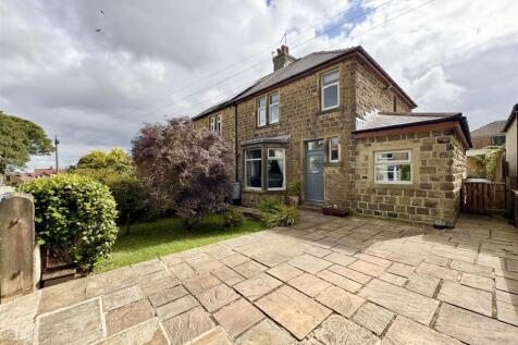 EXTERNAL FRONT &amp; DRIVEWAY