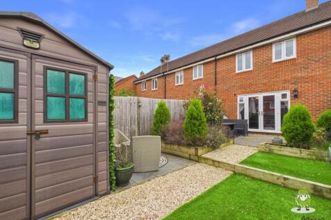 EweMove Estate Agents Basingstoke - Bye Crescent 