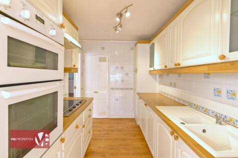 3 Bosanquet Road Hoddesdon via properties estate letting commerc