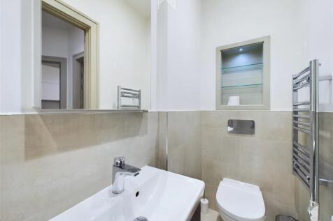 Flint Court, Finchley | London N12 photo 3
