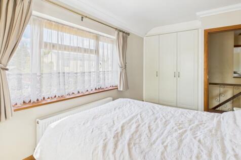 CAM02519G0-PR0343-STILL017