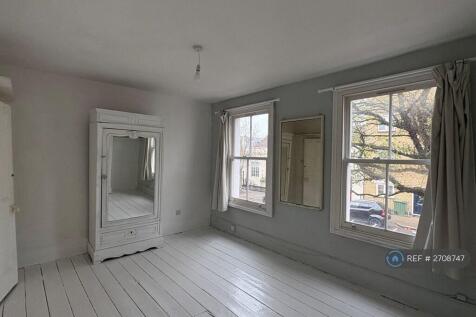 Middle Floor Bedroom 