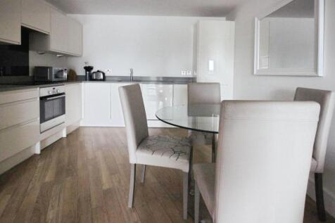 8e309b24-KITCHEN 20LOUNGE 20VIEW.JPG