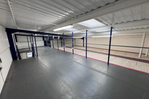 11 Hawthorn Centre (27).jpg