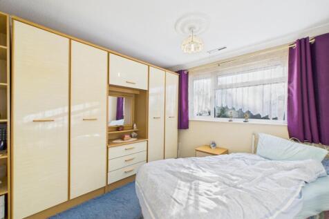 CAM02136G0-PR0494-STILL017