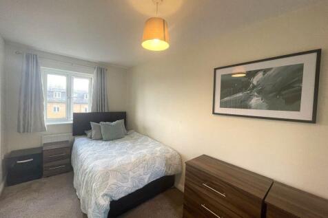 Room 4, Four Chimneys Crescent photo 4