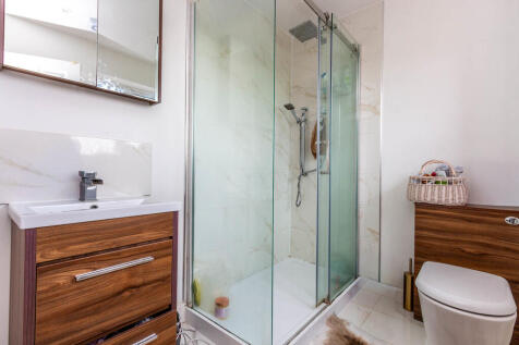 Ensuite shower ro...