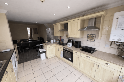 7 bedroom Terraced for rent