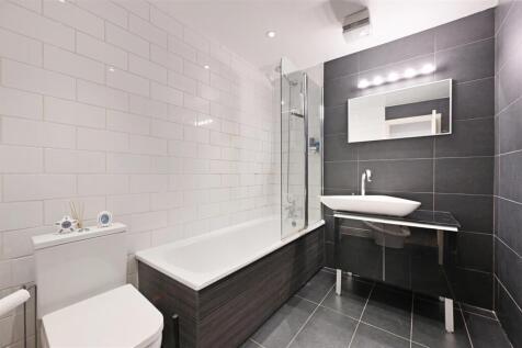 Hammersmith Grove - Bathroom3 (1).JPG