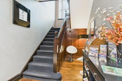 Entrance Vestibul...