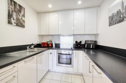 Avershaw House, Chartfield Avenue, London photo 3