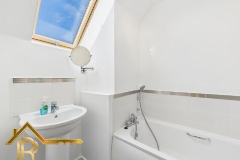 CAM03016G0-PR0031-STILL013