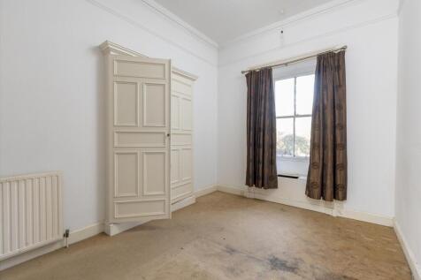12 bed, 4 bath Detached in Edinburgh - Photo 18