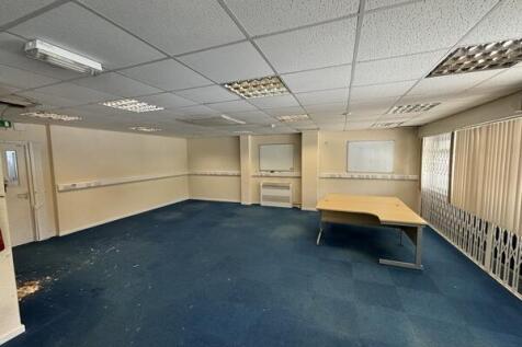 Retail Property (high street) to rent Image 5