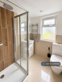 Boundary Road, London, SW19 photo 4