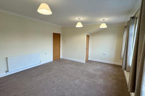 Coombe Lane, Raynes Park, Merton photo 3