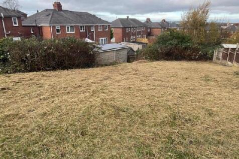 FRONT PLOT (400m2)