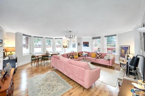 Living Room / Dining Room
