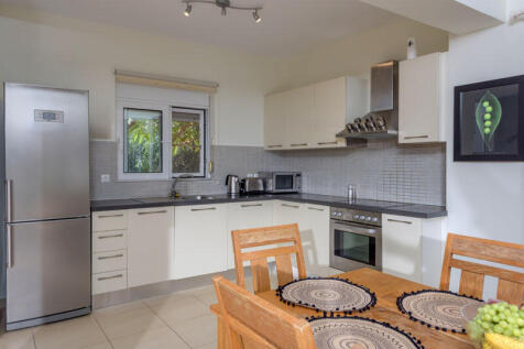 Semi-det. villas 1&amp;2