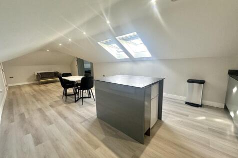 1-bed flat on Warwick Road, Kenilworth, £995/mo