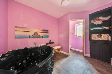 1356211-9-68cd4de...