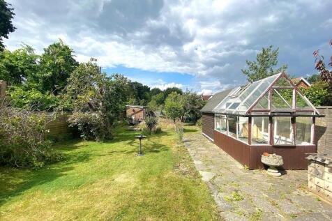 12 Little Common Rd - Garden.jpg