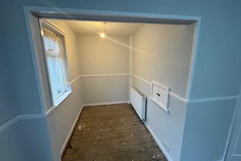 Broadstone Way, Bradford, West Yorkshire, BD4 photo 5