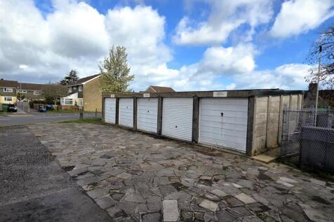 Garages at Selwood - Main 3.jpg