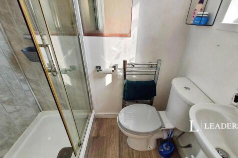 King George VI Avenue, East Tilbury, RM18 photo 3