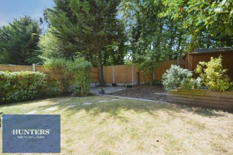REAR GARDEN 03.jpg