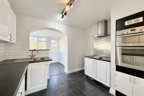 Tudor Avenue, Stanford-Le-Hope photo 5