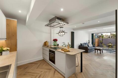 100 Victoria Road, Dartmouth_Kitchen, Dining &amp; Living Room